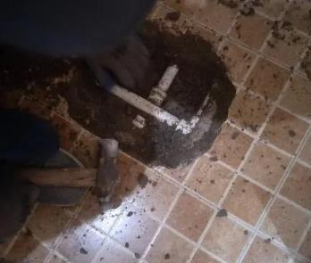 文登卫生间漏水维修公司为您分享下卫生间渗水如何处理及注意事项